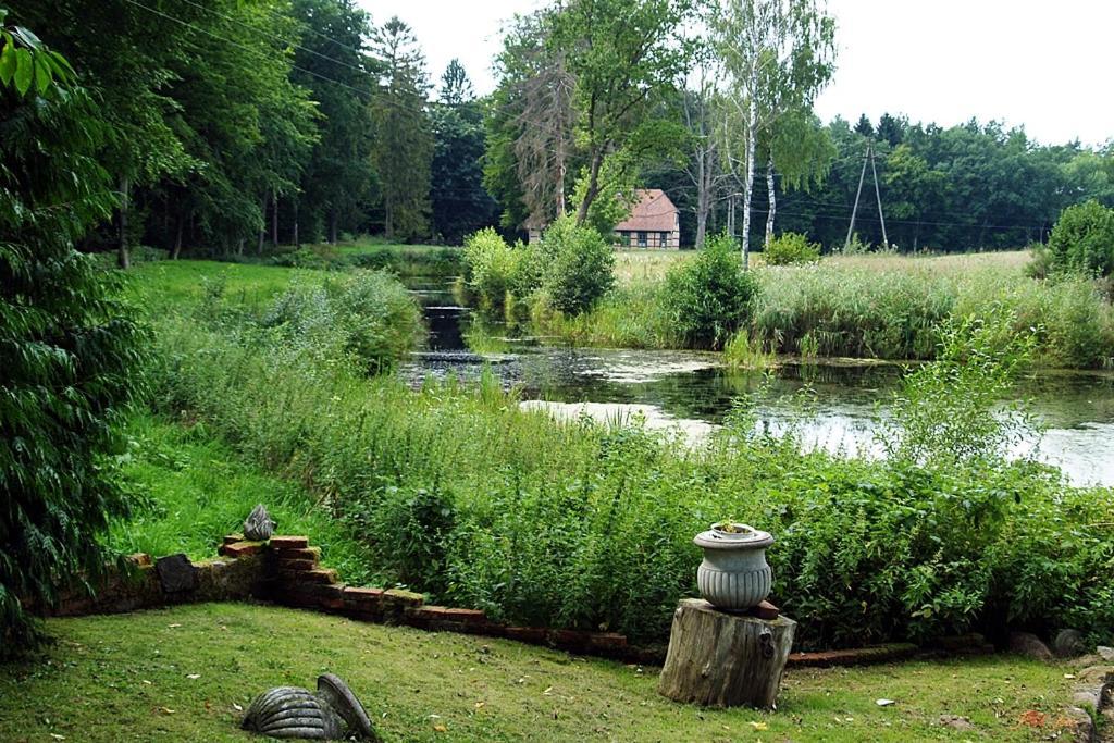 Cichy Dwór Hotel Manowo Exterior foto